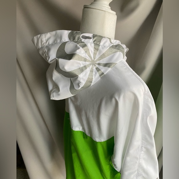 NIKE WOMEN’S RUNNING LIGHT JACKET WINDBREAKER SZ XL - Picture 4 of 13